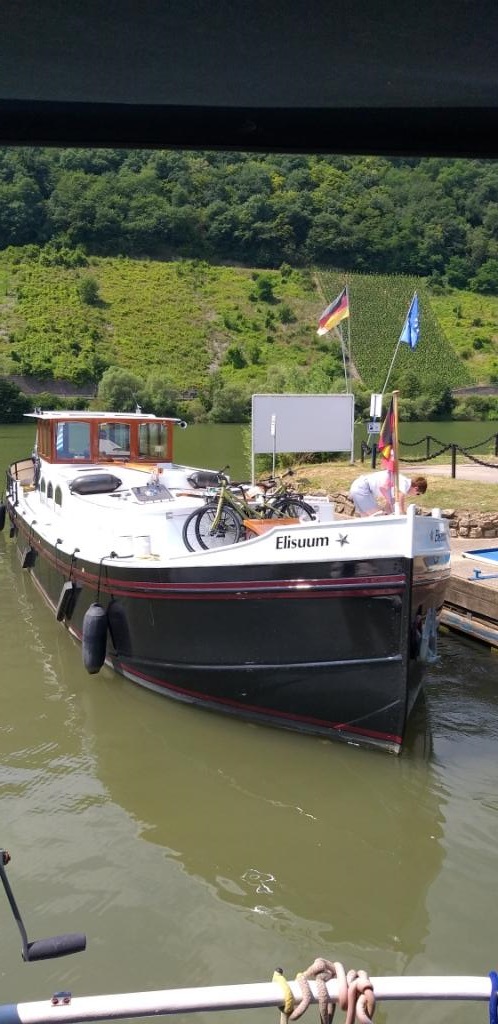 belle petite péniche 