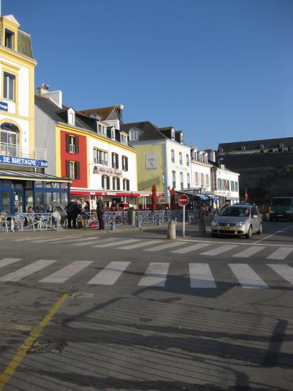 le quai des arrivées/ départs