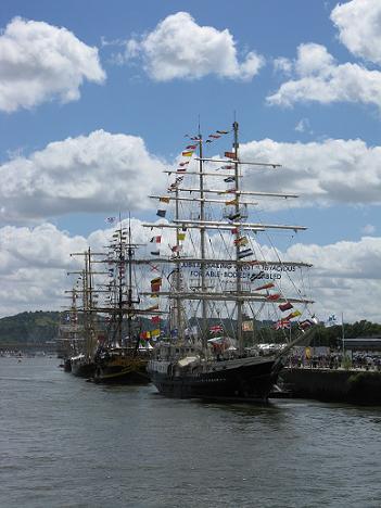 VUE SUR LE QUAI