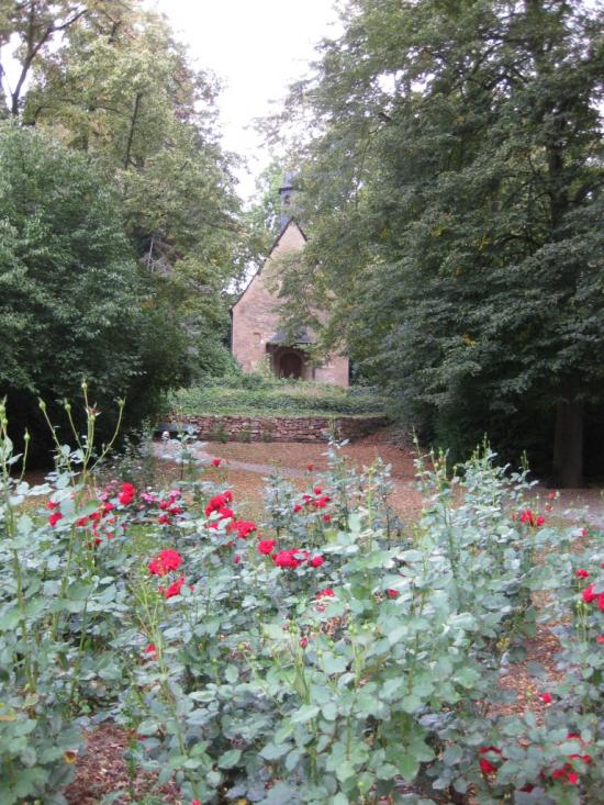 LA CHAPELLE DANS LE PARC