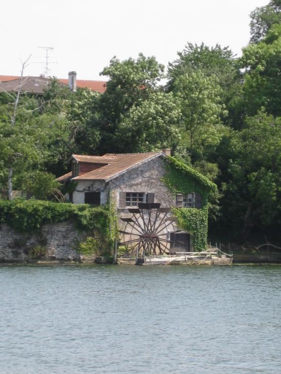 LE MOULIN DE RIVIÈRE