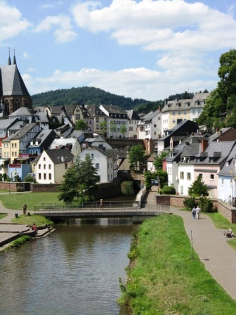AUTRE VUE