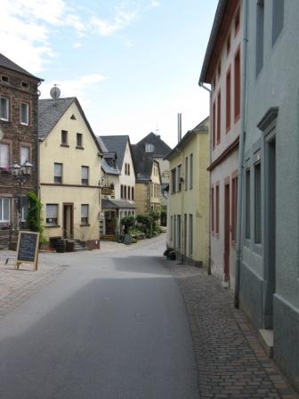 RUE PRINCIPALE