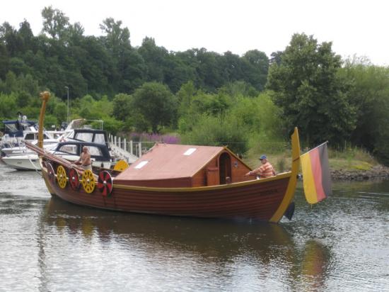 BATEAU VIKING SUR LA SARRE