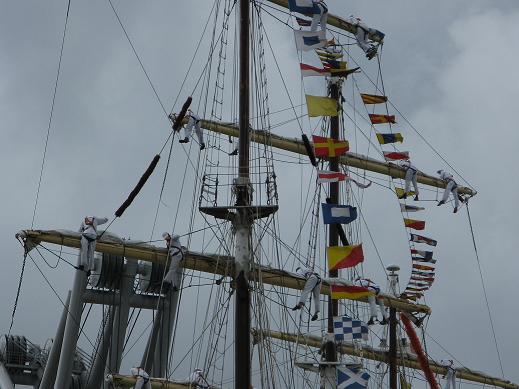 VOLEZ BEAUX DRAPEAUX