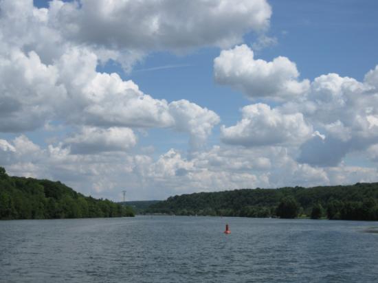 COMME SUR UN LAC