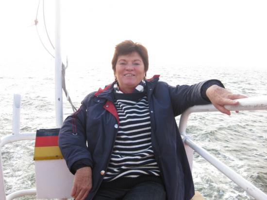 VIVIANE A LA POUPE DU NAVIRE
