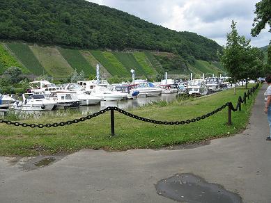 VUE SUR LE PORT