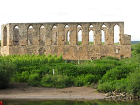 RUINES DE...