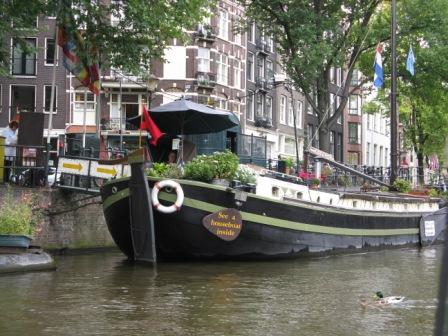 HOUSE BOAT A VISITER