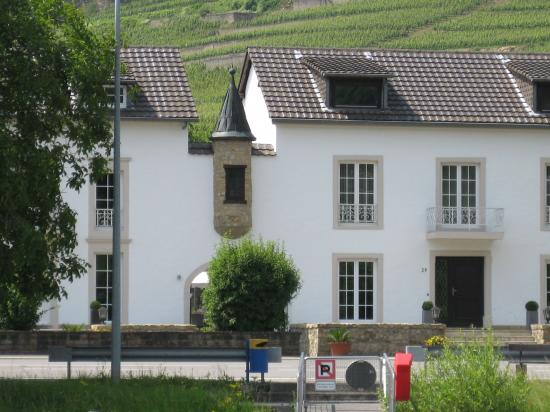 AU LUXEMBOURG