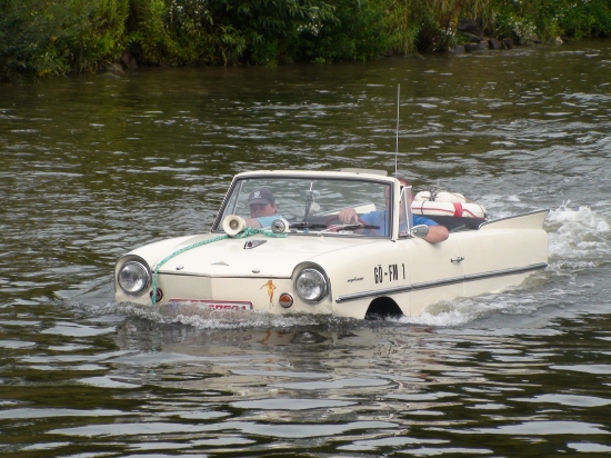 VOITURE AMPHIBIE
