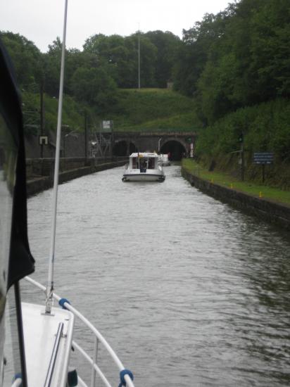 VERS LE TUNNEL
