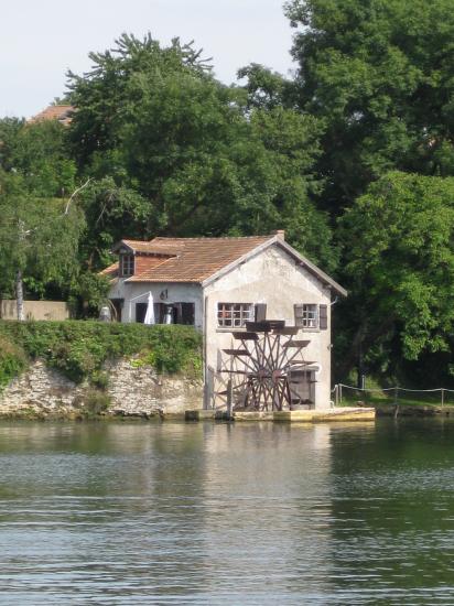 LE MOULIN QUE J'ADORE