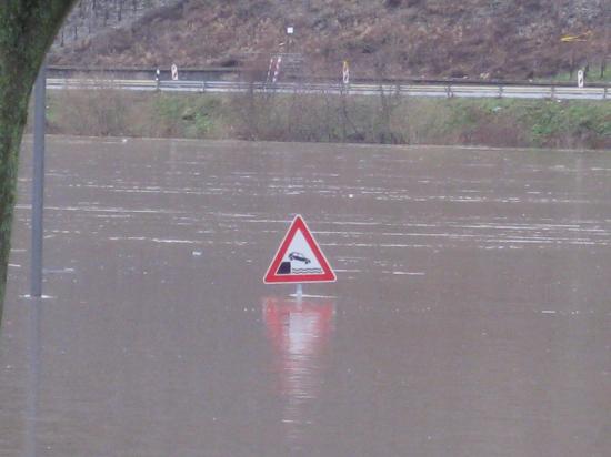 ATTENTION CHUTE D'AUTO