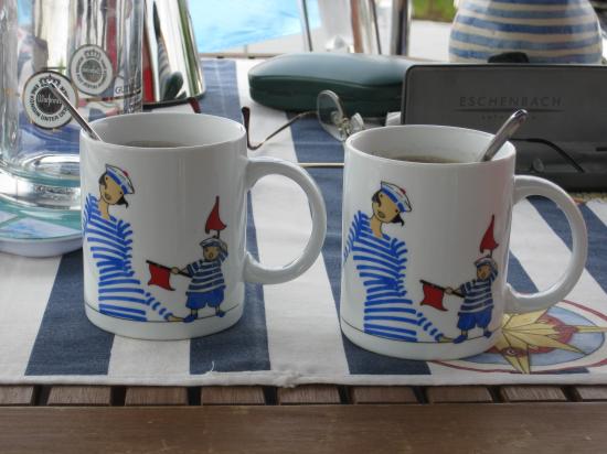 TASSES DE L'ÉQUIPAGE