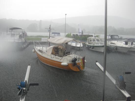ARRIVÉE RAPIDE SOUS LA PLUIE