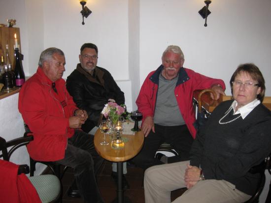 AMIS CHEZ DISTILLE, WEIN UND SEKTHAUS