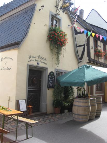 DISTILLE, WEIN UND SEKTHAUS R. DILLÉ
