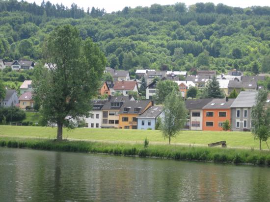 OBERBILLIG (D)