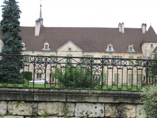 CHATEAU DE MANTOCHE