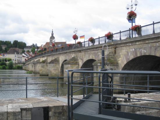 PONT DE GRAY- SUR SAONE