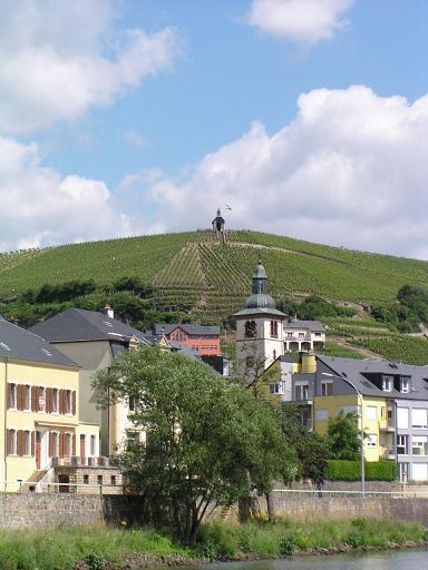 SUR LA MOSELLE LUXEMBOURGEOISE