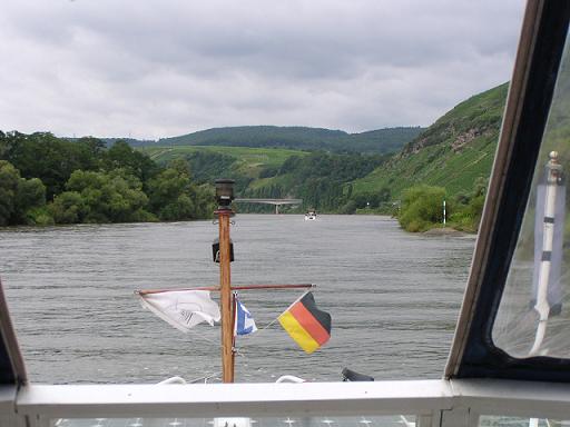 SUR LA MOSELLE