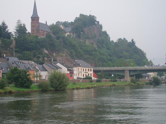 Village sur le Rhin