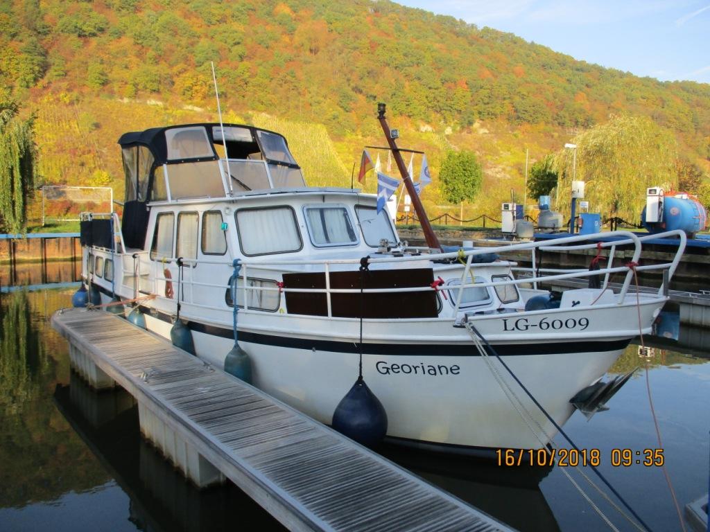 AU PONTON