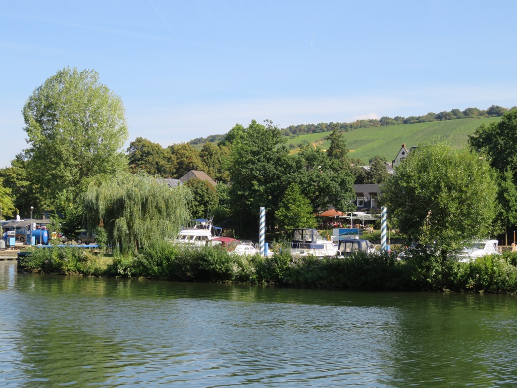 PORT DE NEUMAGEN-DHRON