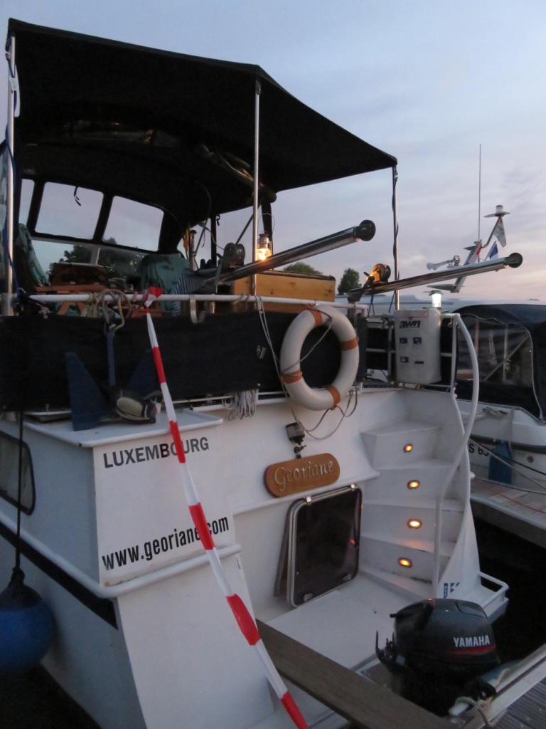 escaliers du bateau illuminés