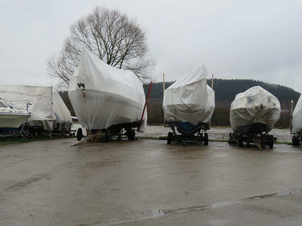 BATEAUX SUR LE PARKING DE KONZ