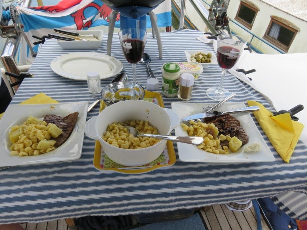 BBQ SUR LE BATEAU