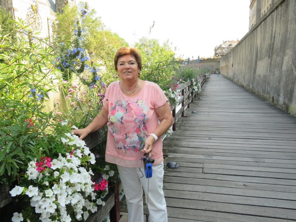 VIVIANE