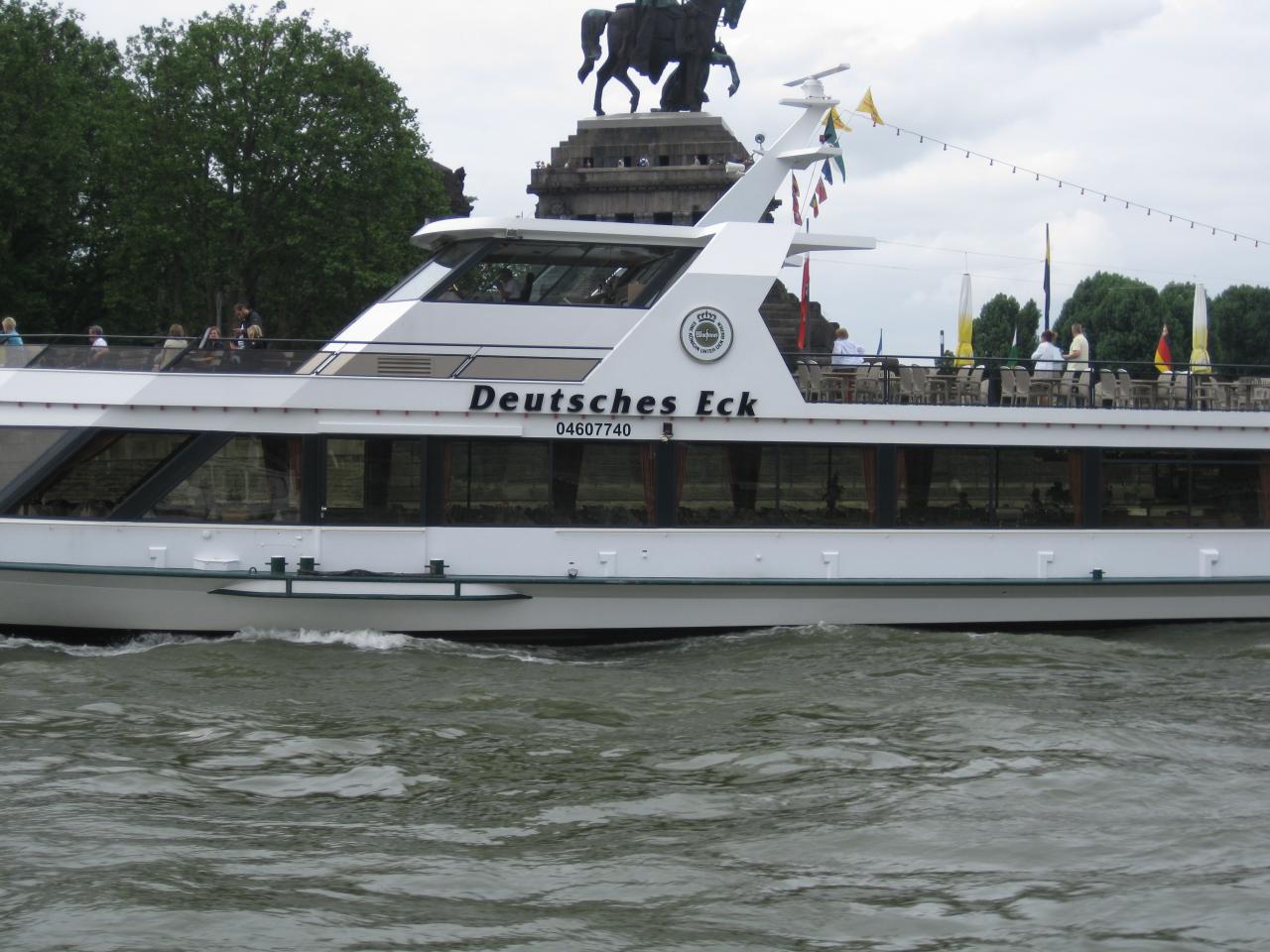 Bateau  Deutsche Eck sur le Rhin