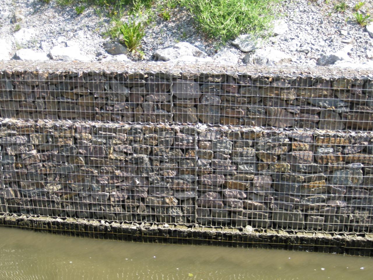 les murs du canal... c'est du solide