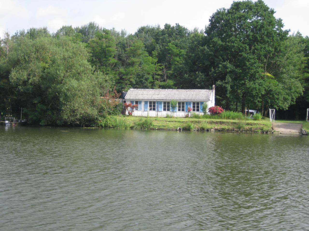 CHARMANTE MAISON
