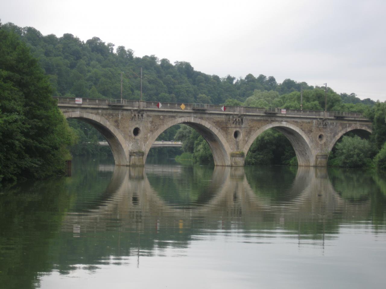 PRÈS DE LIVERDUN