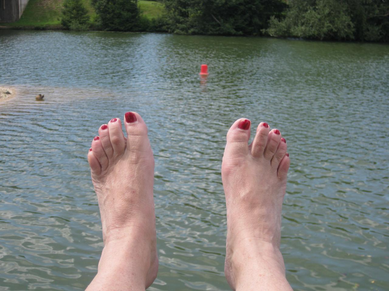 LES PIEDS EN ÉVENTAILS