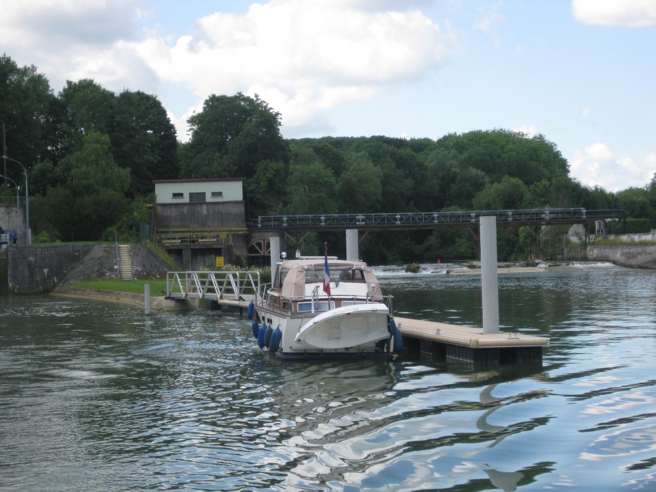 PONTON DE VERDUN A L'ÉCLUSE
