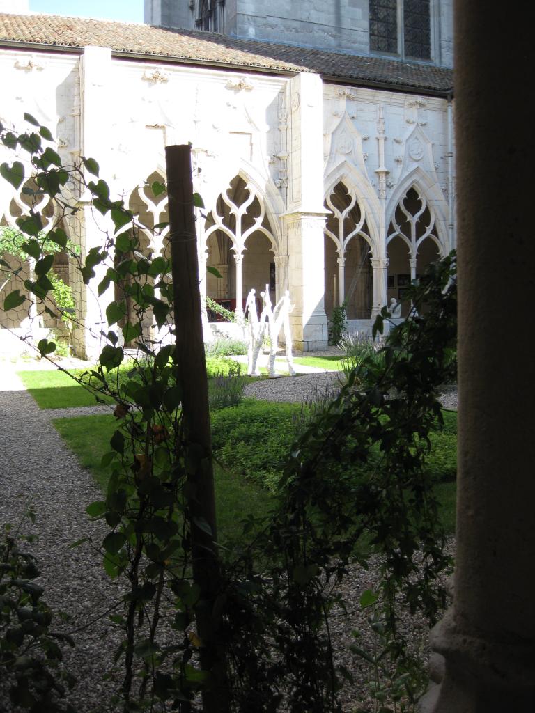 COURS DE LA COLLÉGIALE DE TOUL 