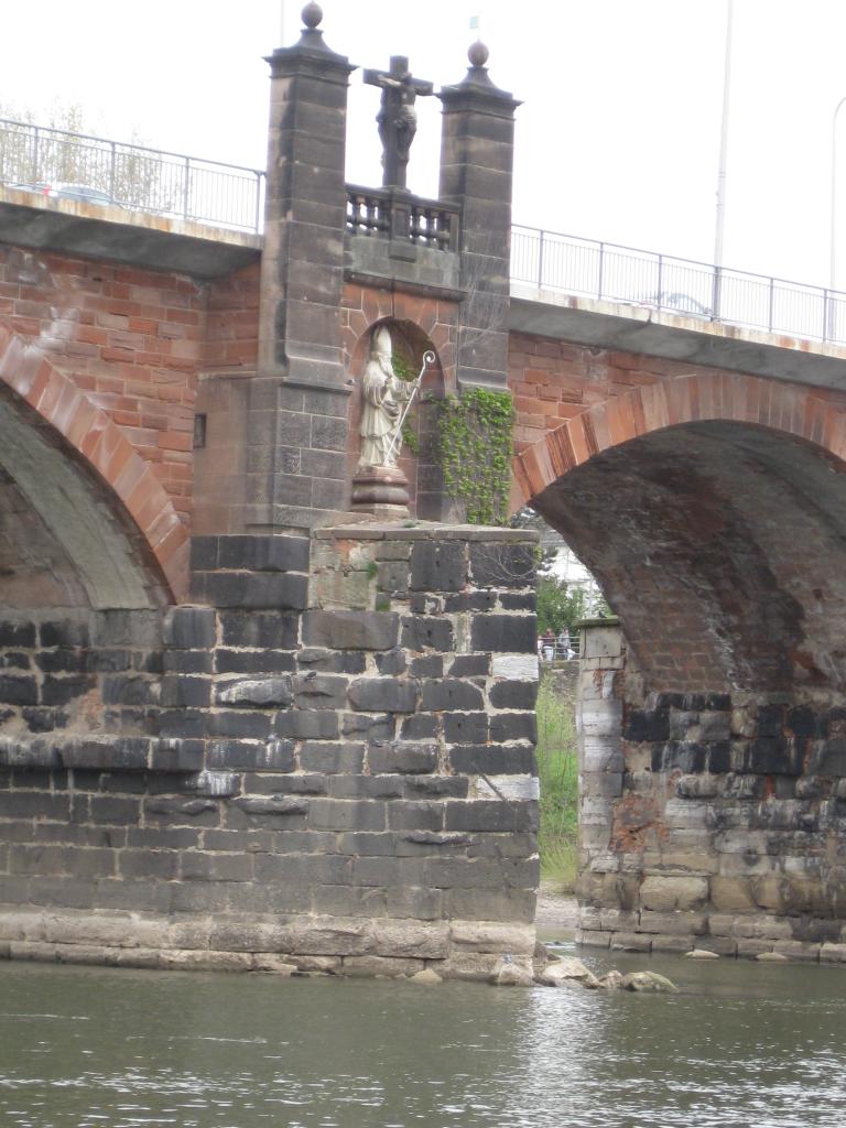 PONT ROMAIN