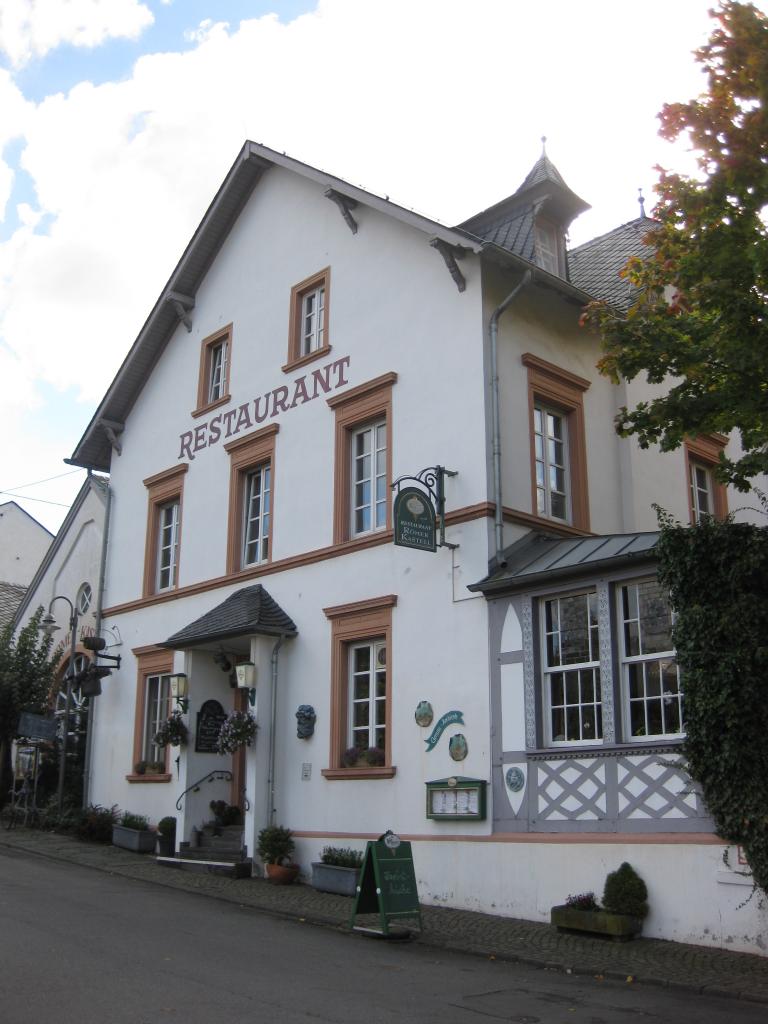 TRÈS BON RESTAURANT