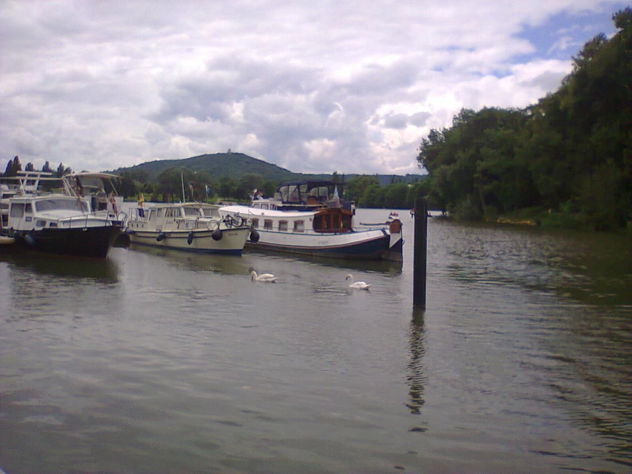 PORT SOUS LES NUAGES
