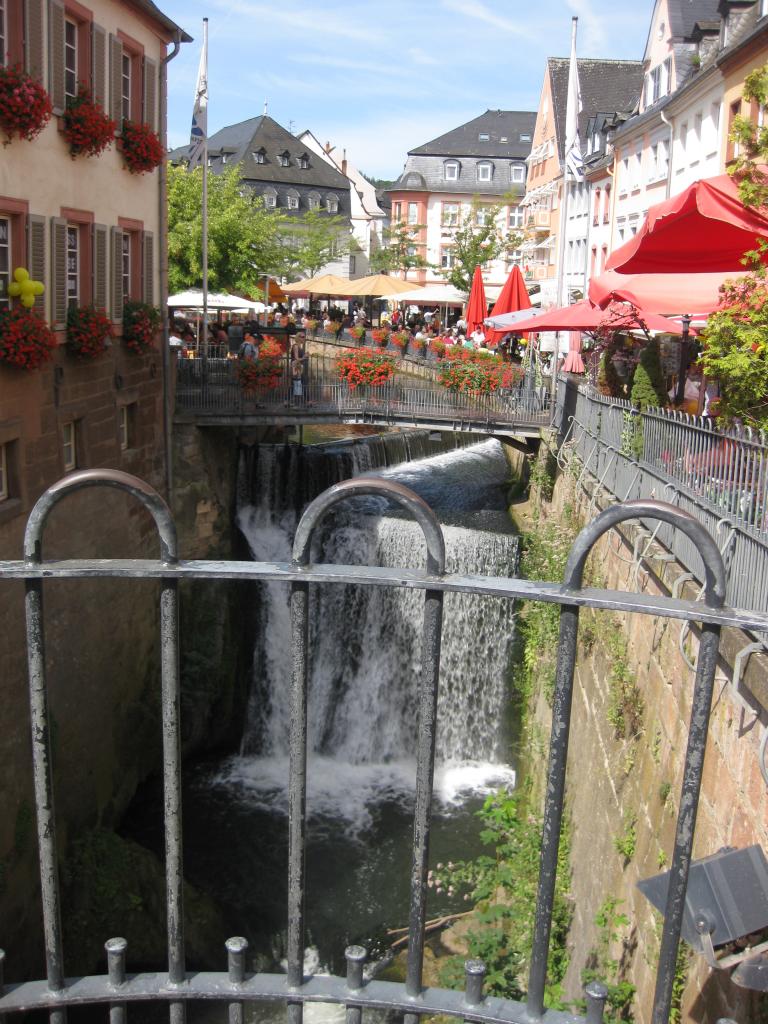 SAARBURG LA CHUTE D'EAU