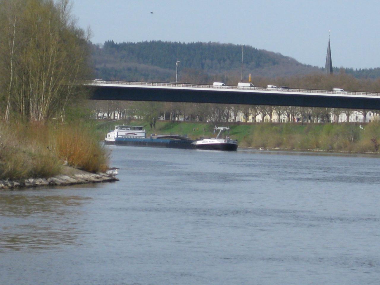 NOUS SUIVONS LA PENICHE