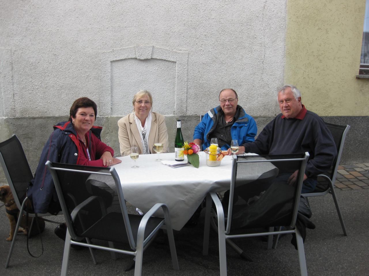 TABLE RONDE ENTRE AMIS