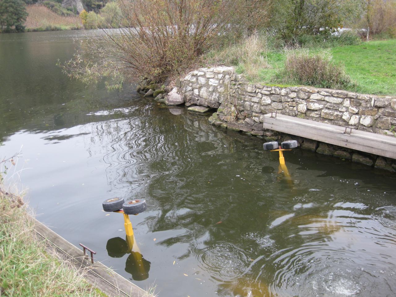 REMORQUE DANS L'EAU