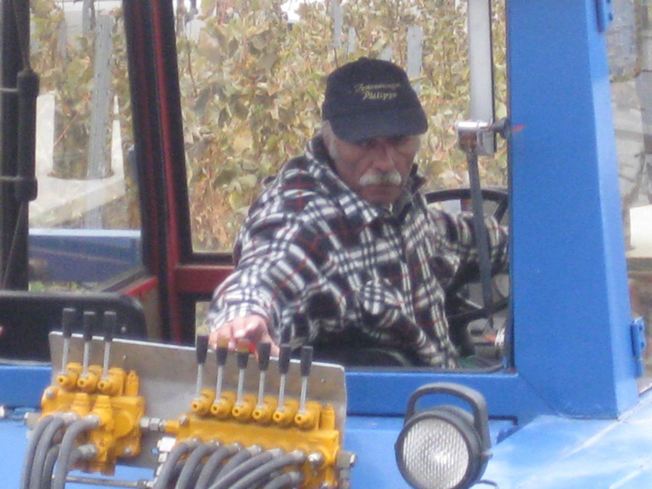 RAINI ET SON TRACTEUR